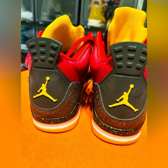 Jordan Son of Mars “ Red Team Gold” - Picture 5 of 12